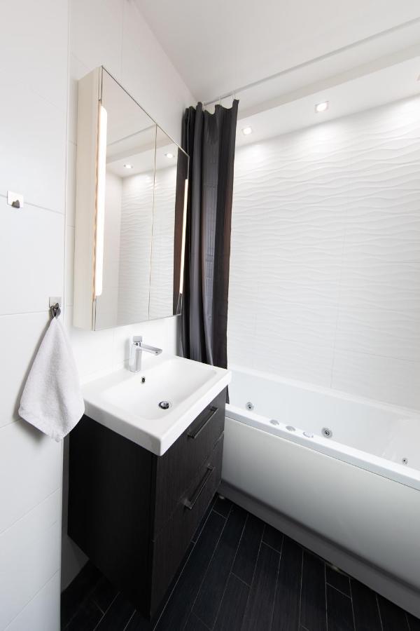 Apartament Spacious 3-room With Free Parking *